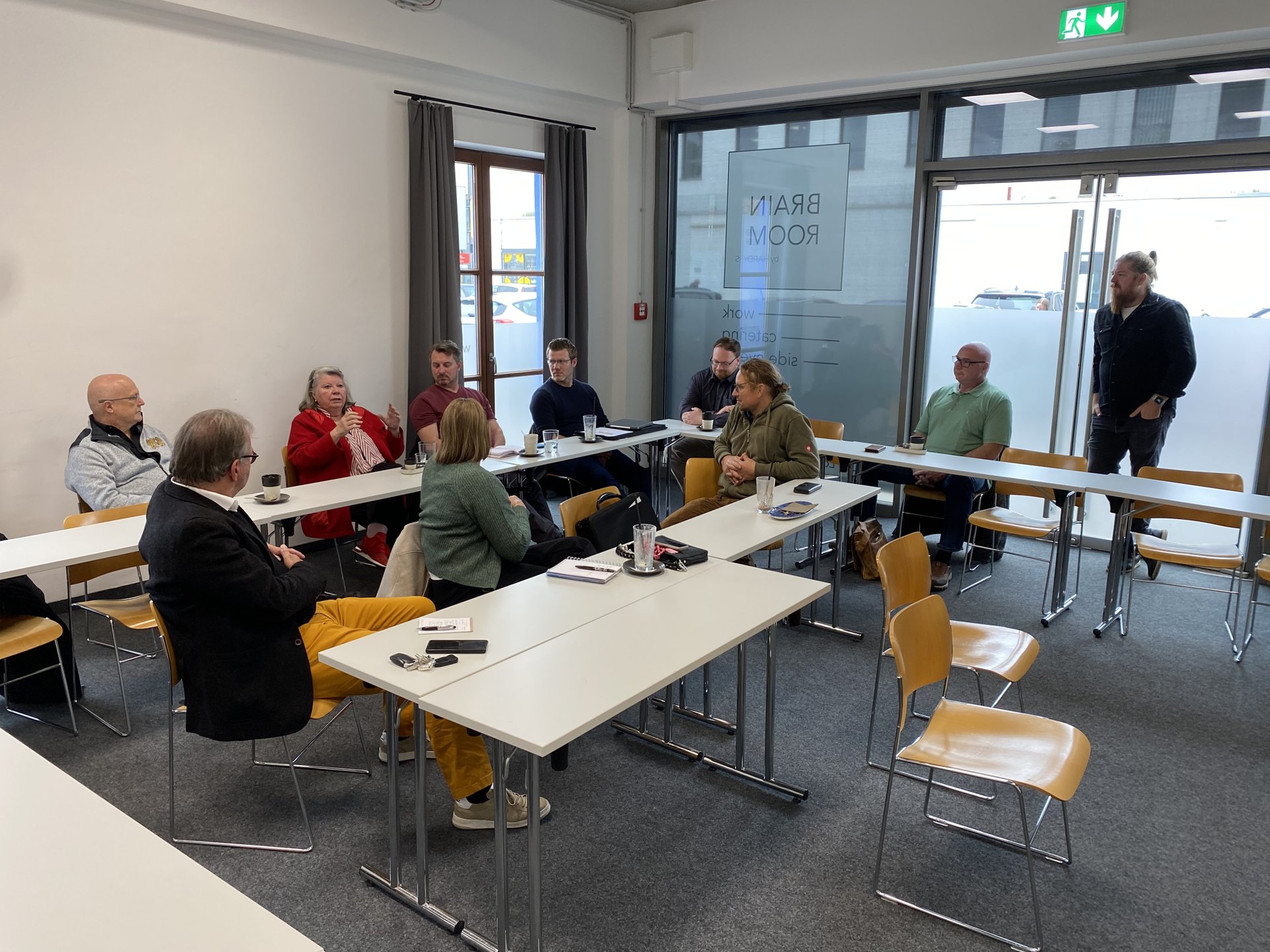 Diskussionsrunde beim vierten KI-Café des BDS Fürstenfeldbruck am 19. Oktober 2026.